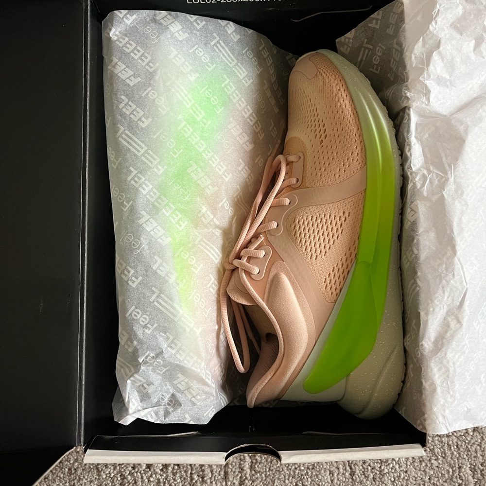 LuluLemon Bliss Feel Run Tennis Shoes NWT